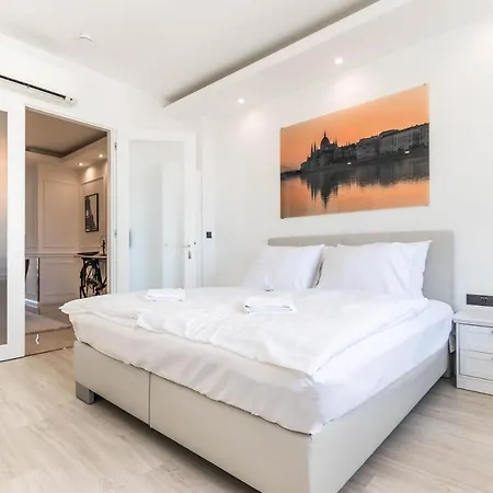 Corvinus Smart With Beautiful View Apartamento Budapest