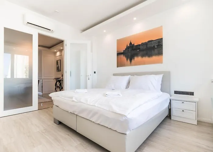 Corvinus Smart With Beautiful View Lägenhet Budapest