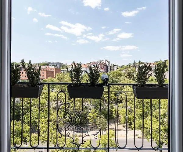 Corvinus Smart With Beautiful View شقة